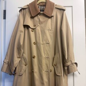 Men's BURBERRY Trench Coat with wool lining- Size 54 -Beige